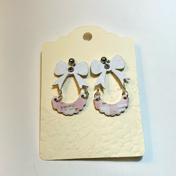 Earrings - Picture 2 of 5